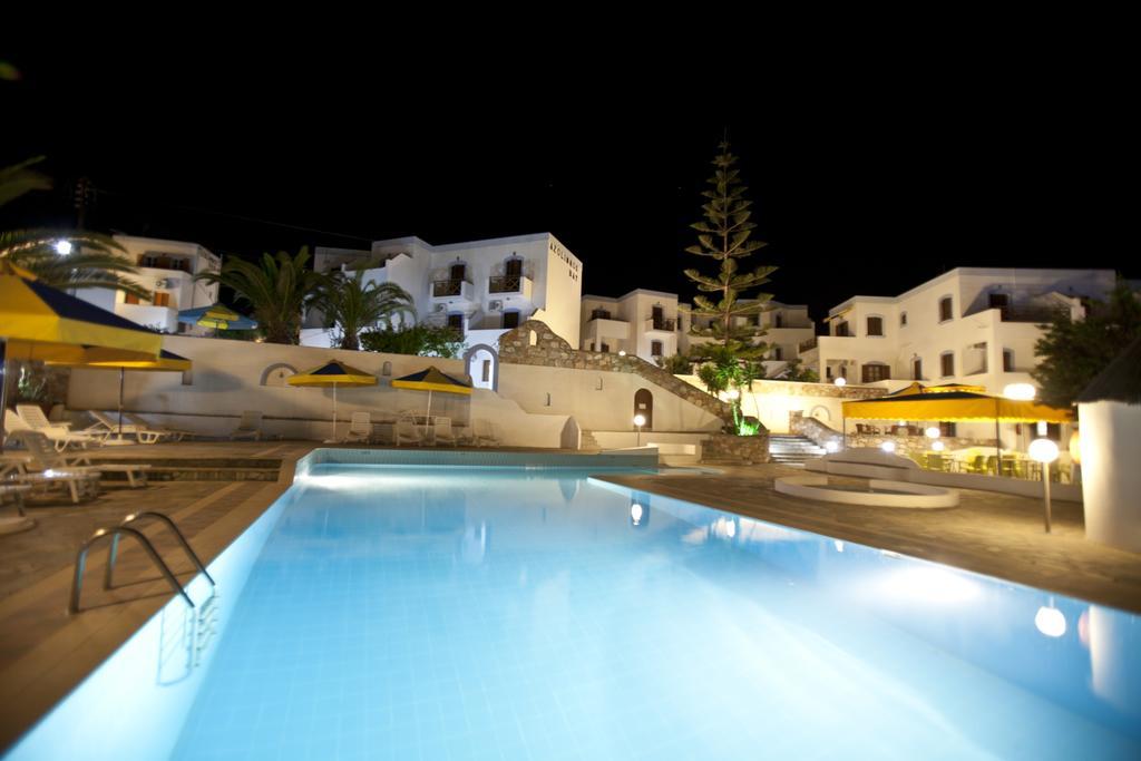 Azolimnos Bay Aparthotel Ngoại thất bức ảnh