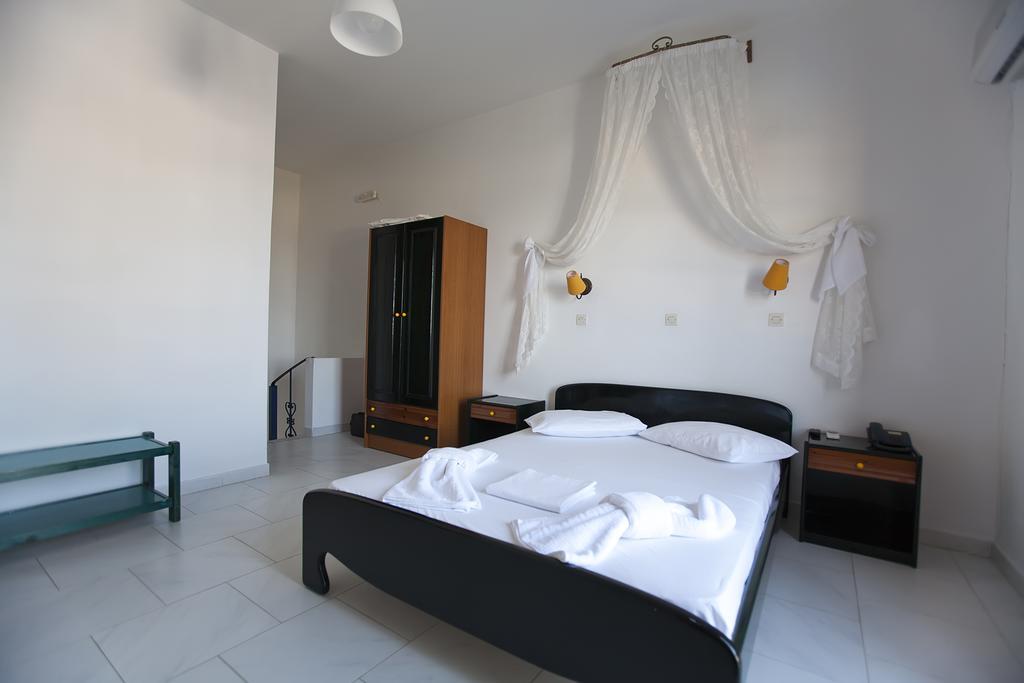 Azolimnos Bay Aparthotel Ngoại thất bức ảnh