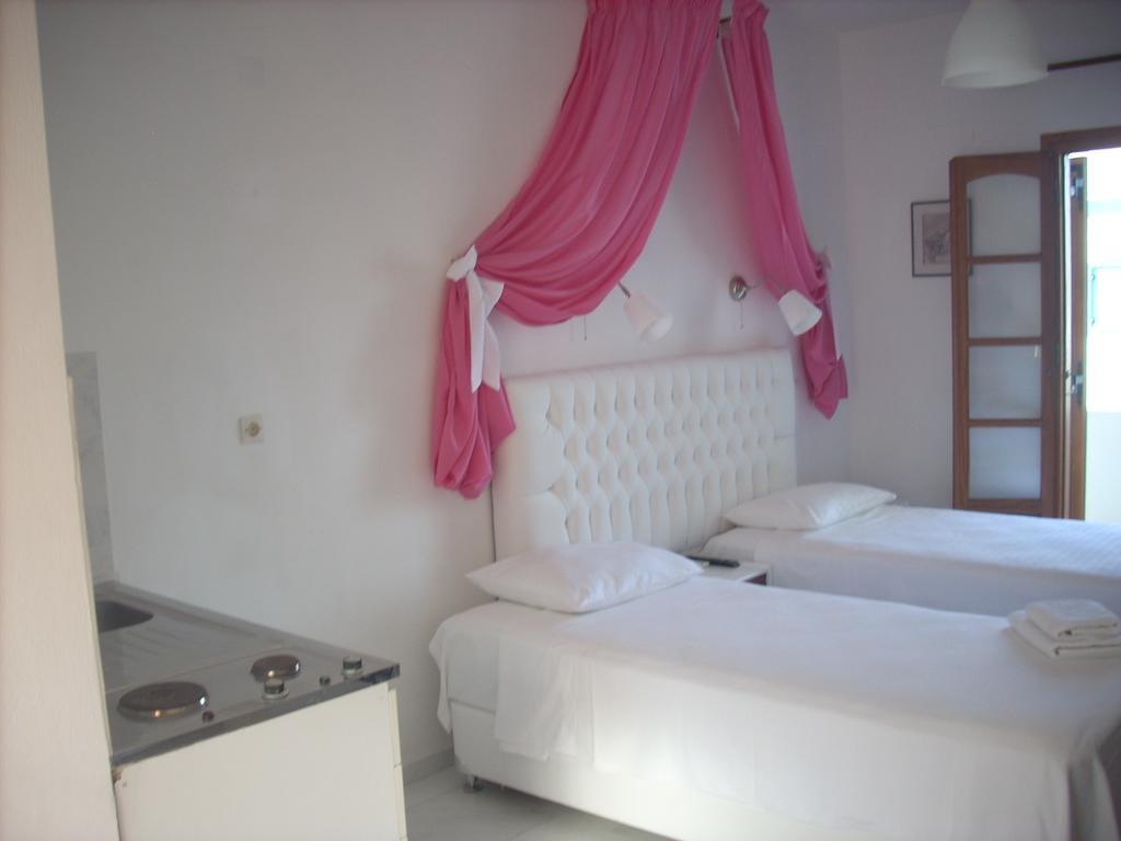 Azolimnos Bay Aparthotel Ngoại thất bức ảnh