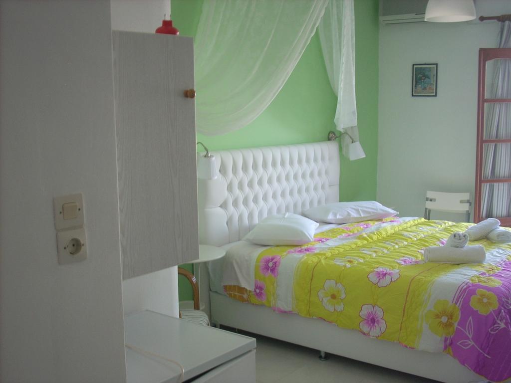 Azolimnos Bay Aparthotel Ngoại thất bức ảnh
