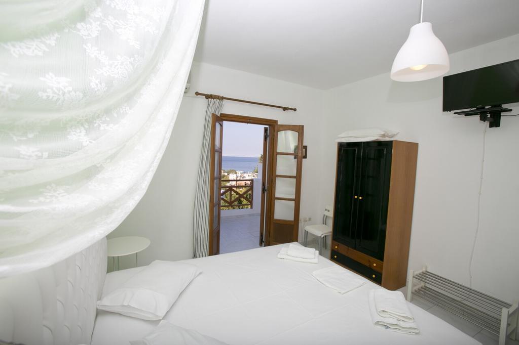 Azolimnos Bay Aparthotel Ngoại thất bức ảnh