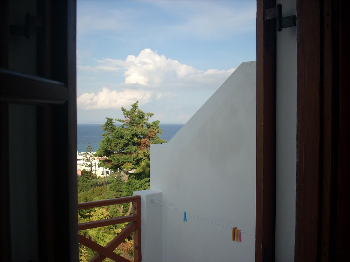 Azolimnos Bay Aparthotel Ngoại thất bức ảnh