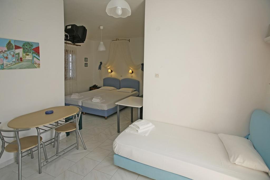 Azolimnos Bay Aparthotel Ngoại thất bức ảnh