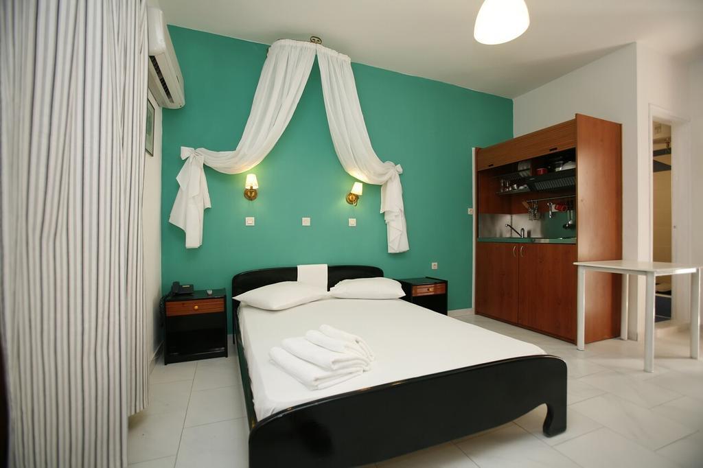 Azolimnos Bay Aparthotel Ngoại thất bức ảnh
